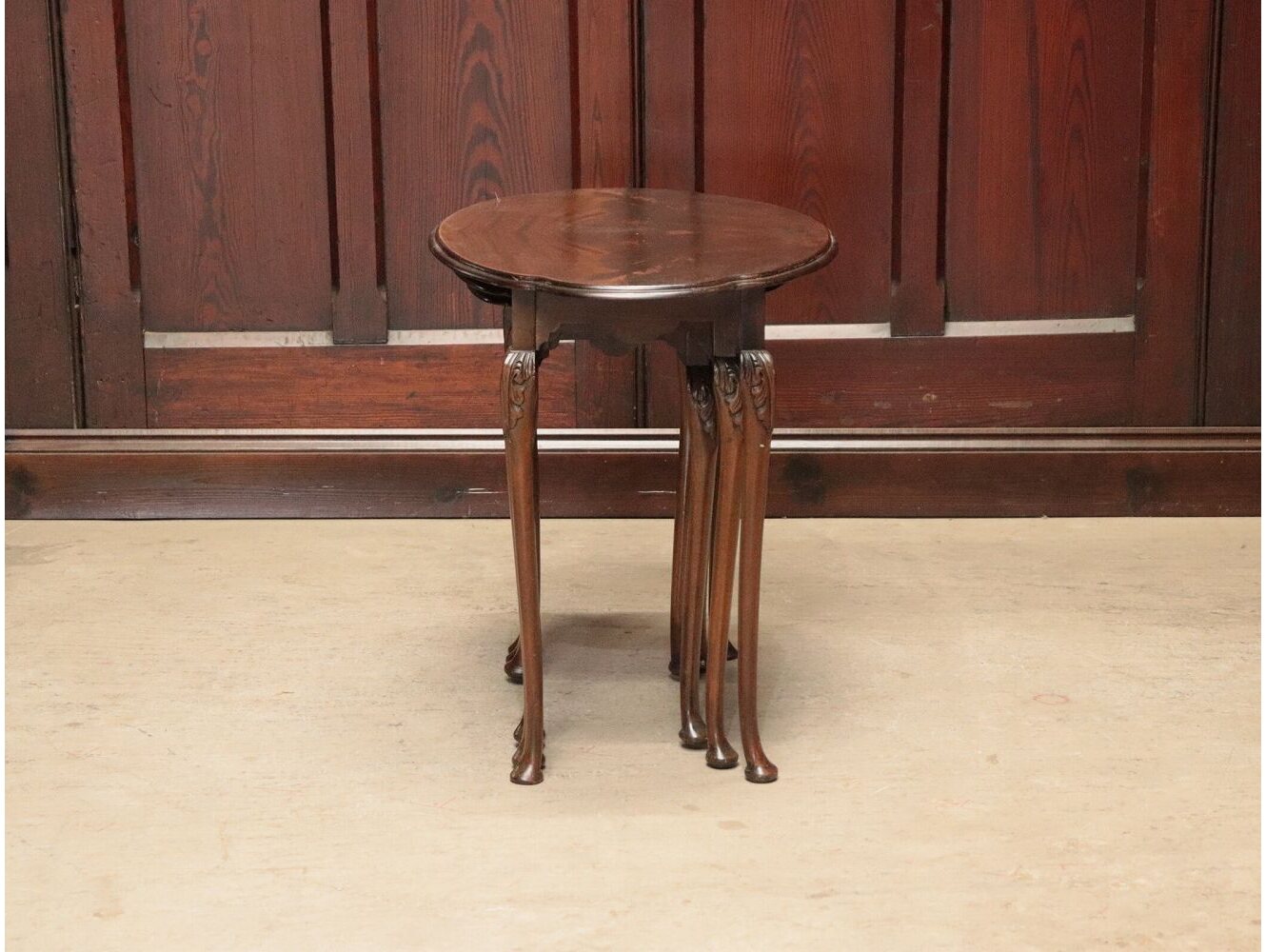 ネストテーブル