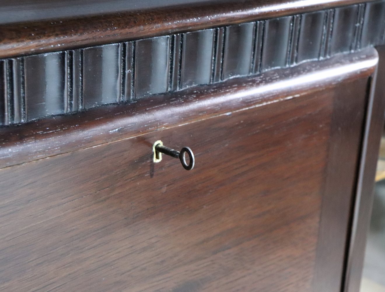 サイドバイサイド