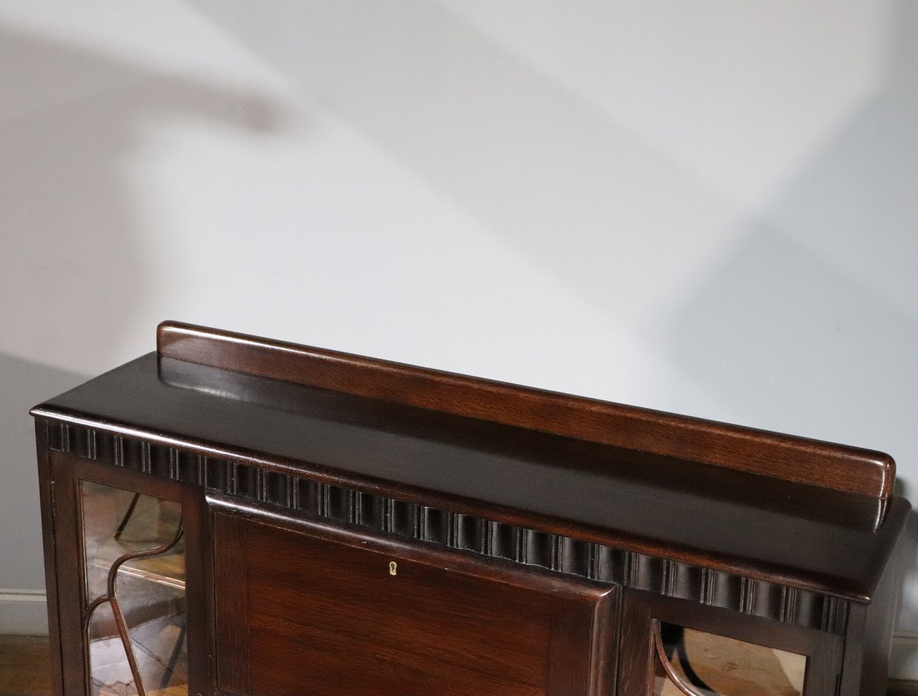 サイドバイサイド