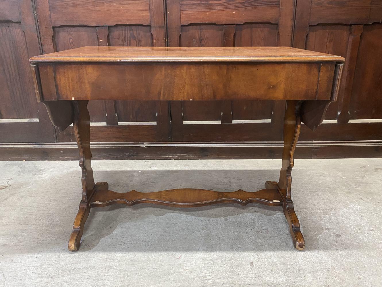 バタフライデスク