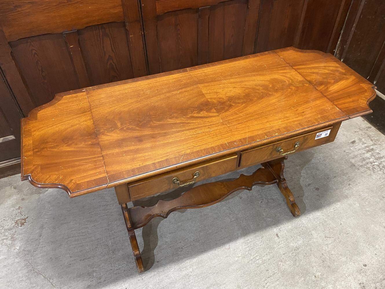 バタフライデスク