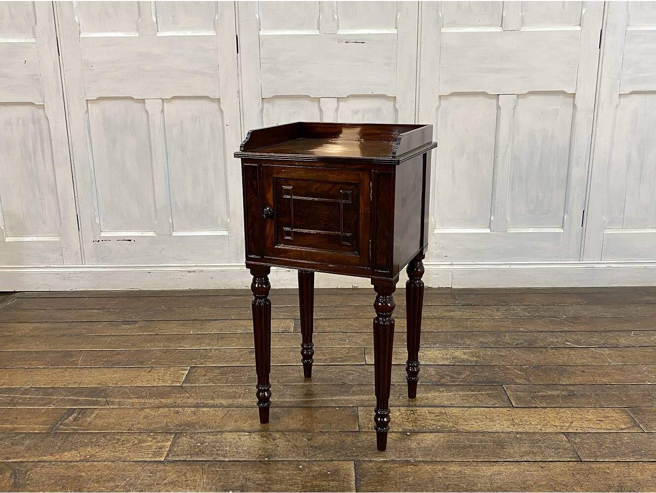 スモールキャビネット