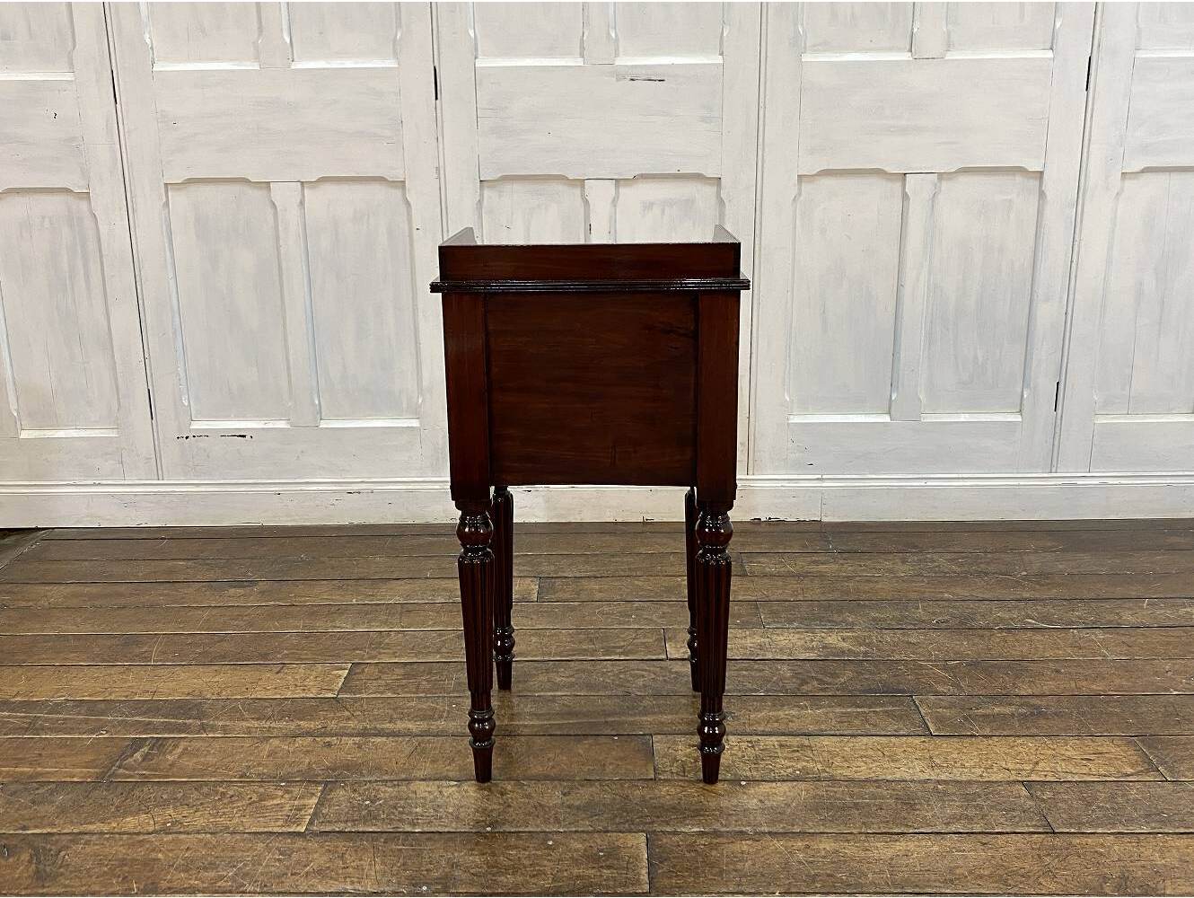 スモールキャビネット