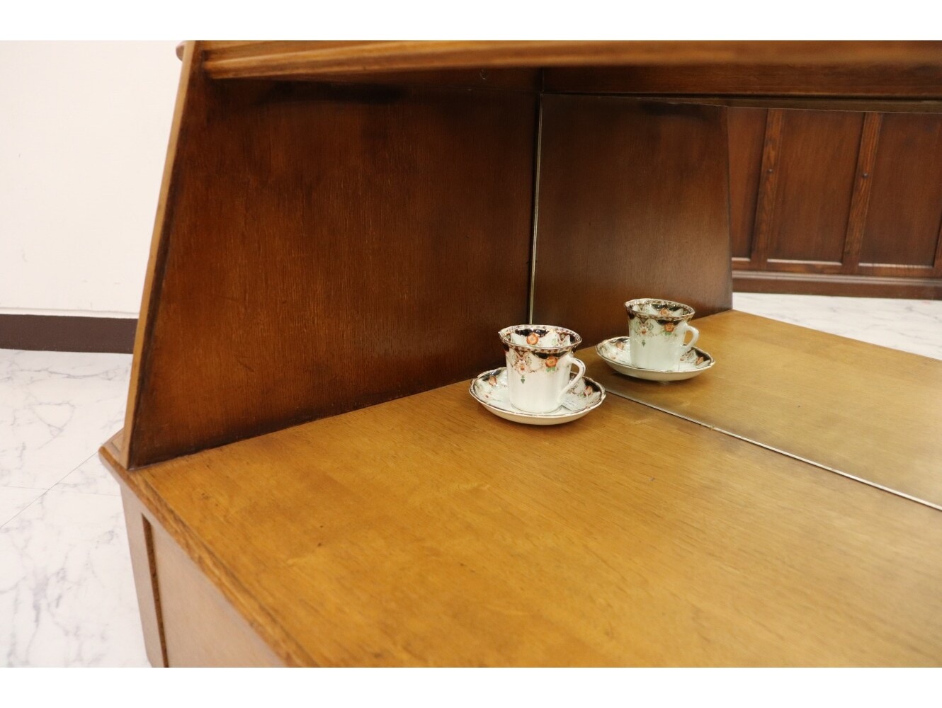 ショップキャビネット