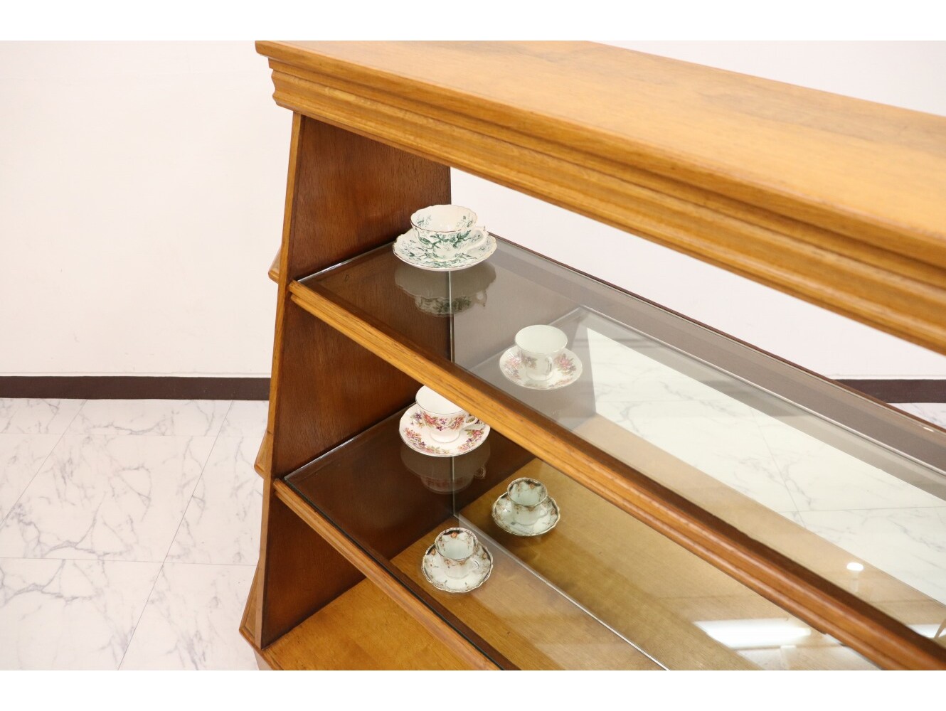 ショップキャビネット