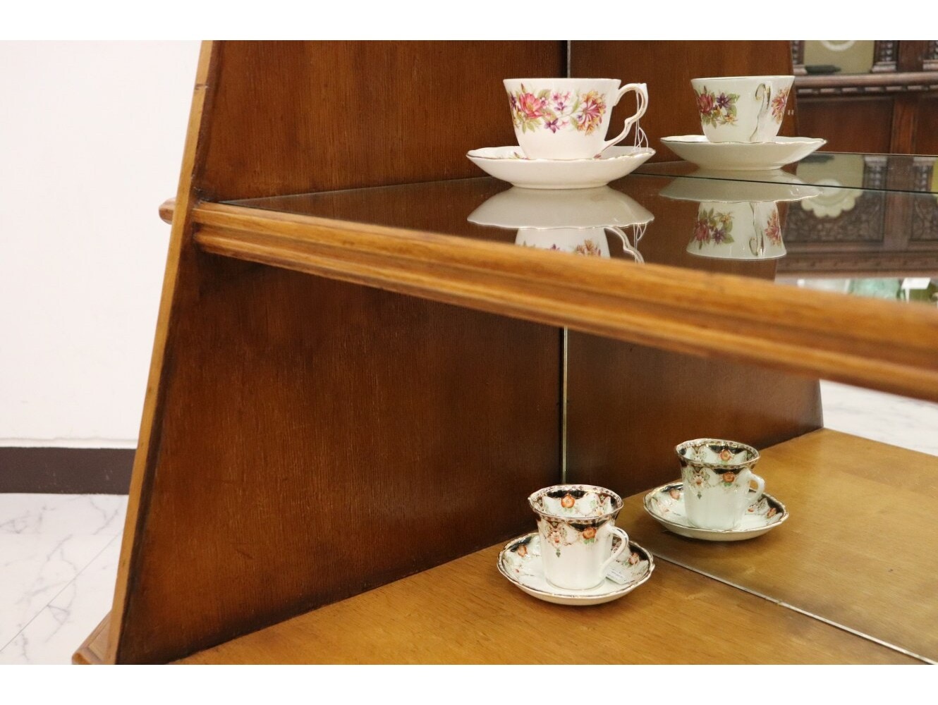 ショップキャビネット