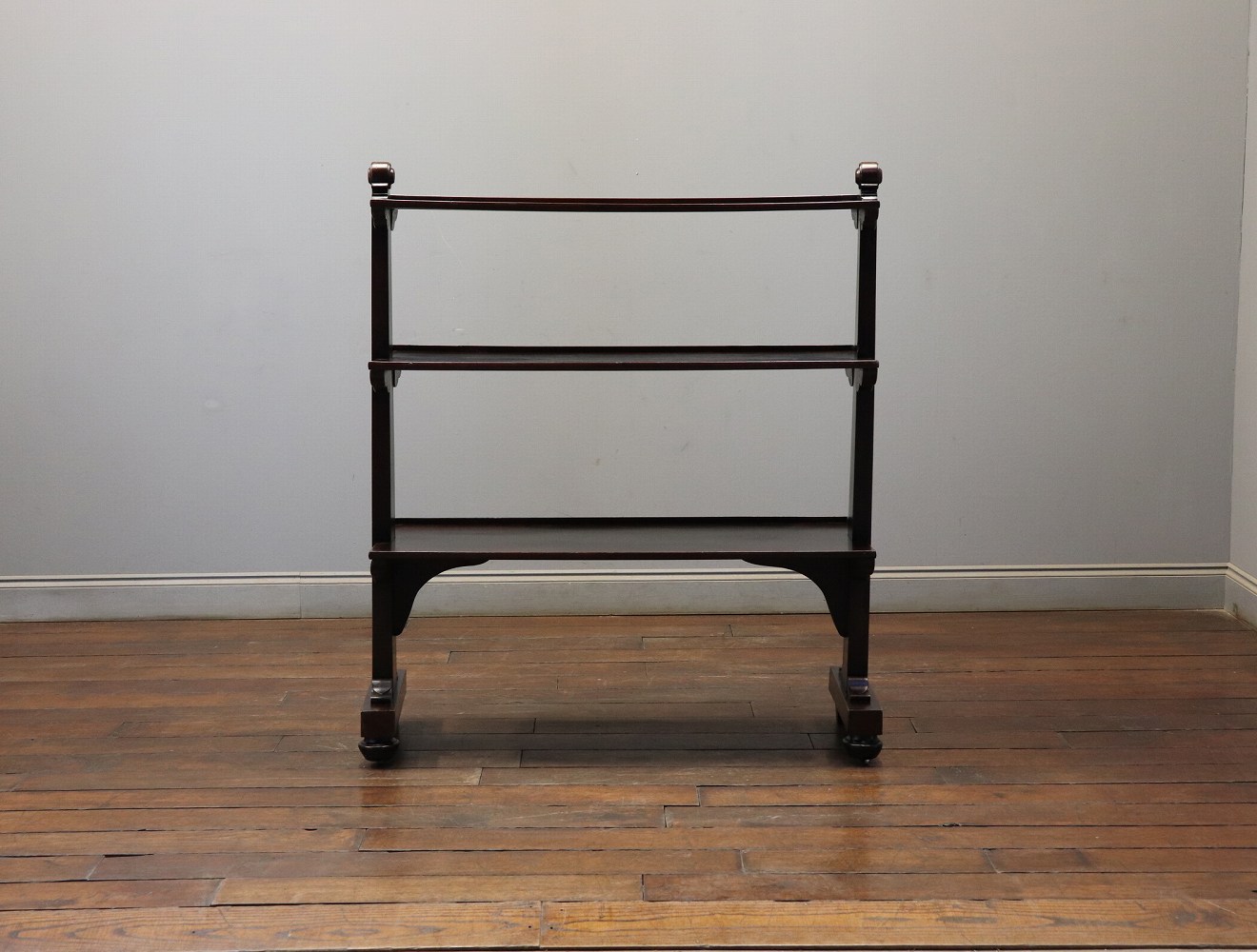 ダムウェイター