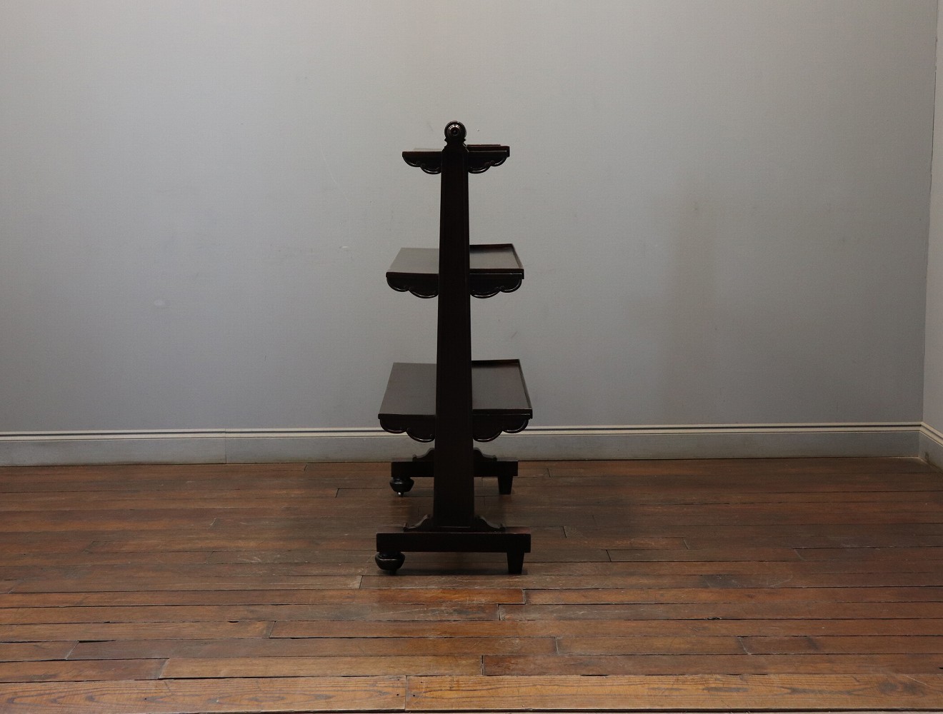 ダムウェイター