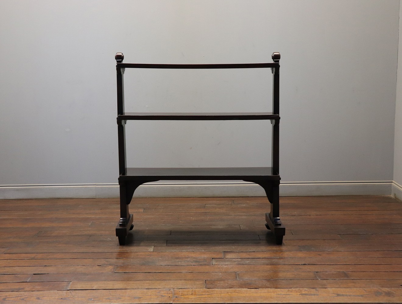 ダムウェイター