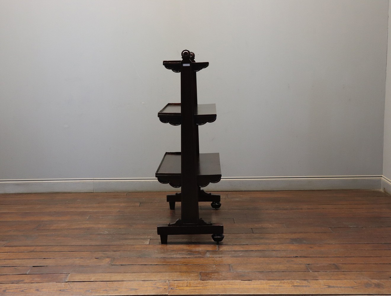 ダムウェイター