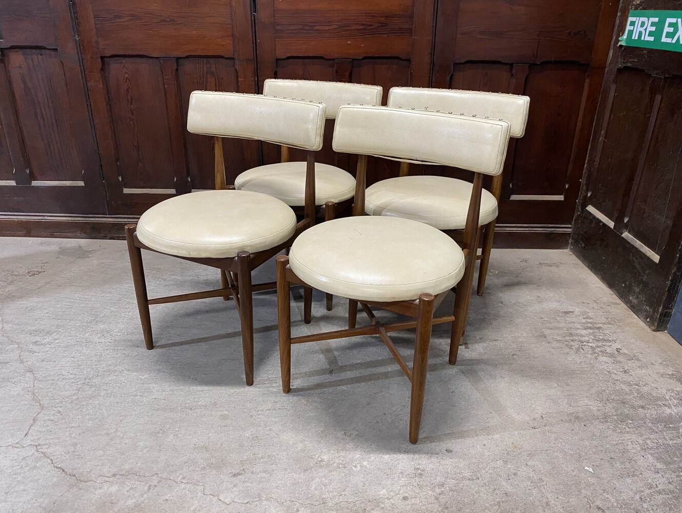 チェア4脚セット