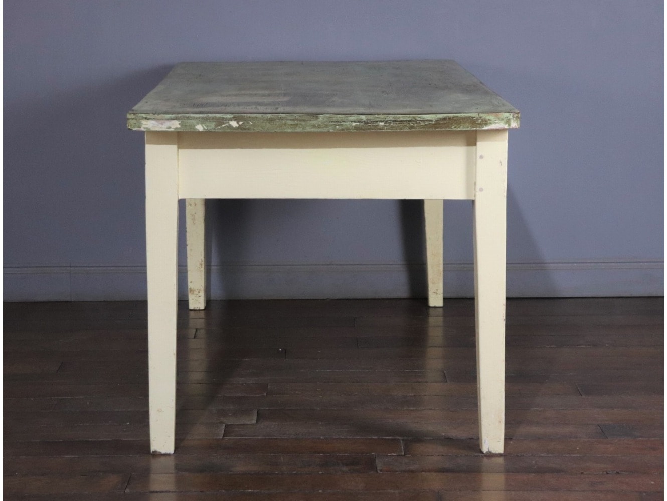 ダイニングテーブル