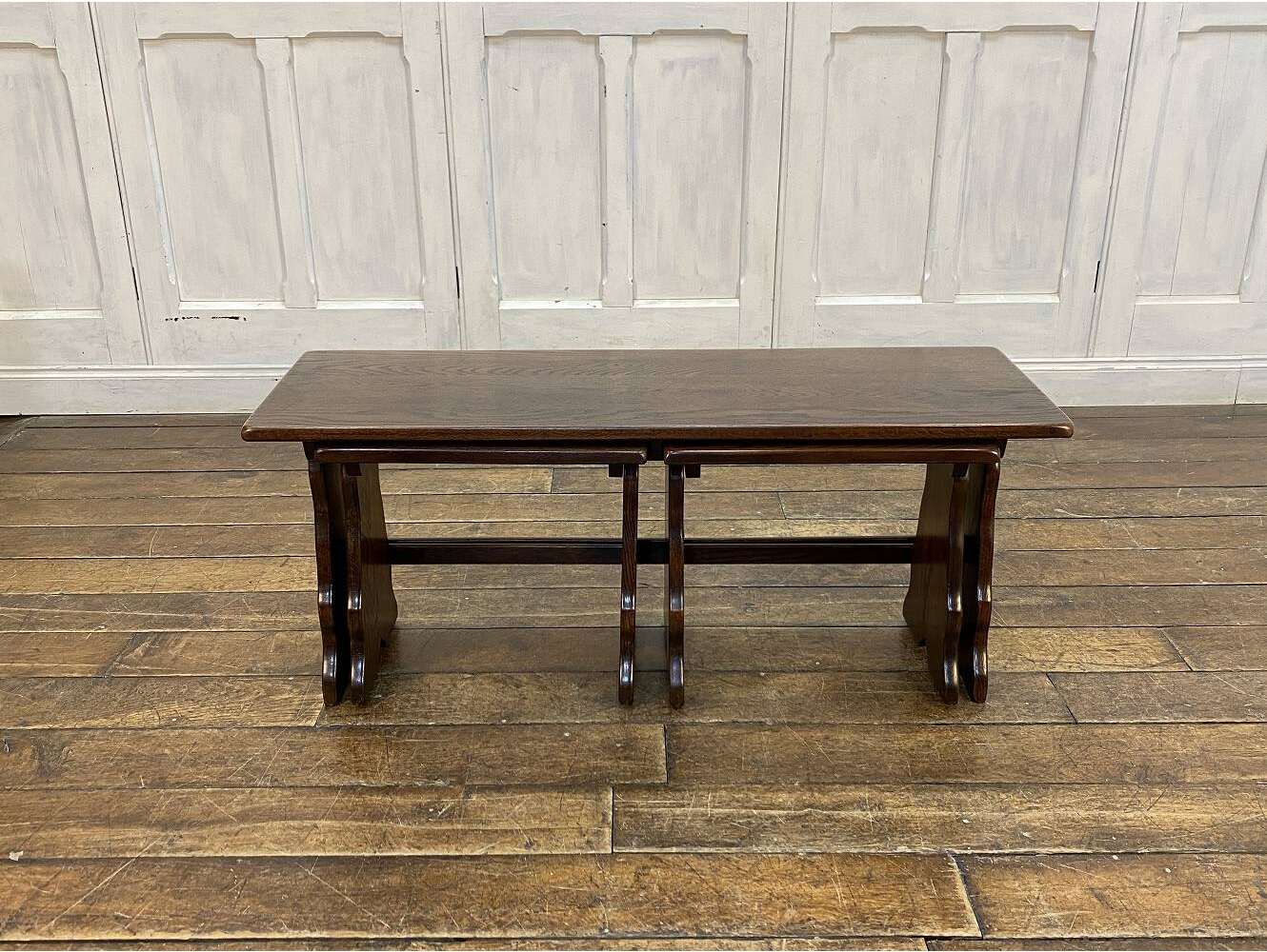 ネストテーブル