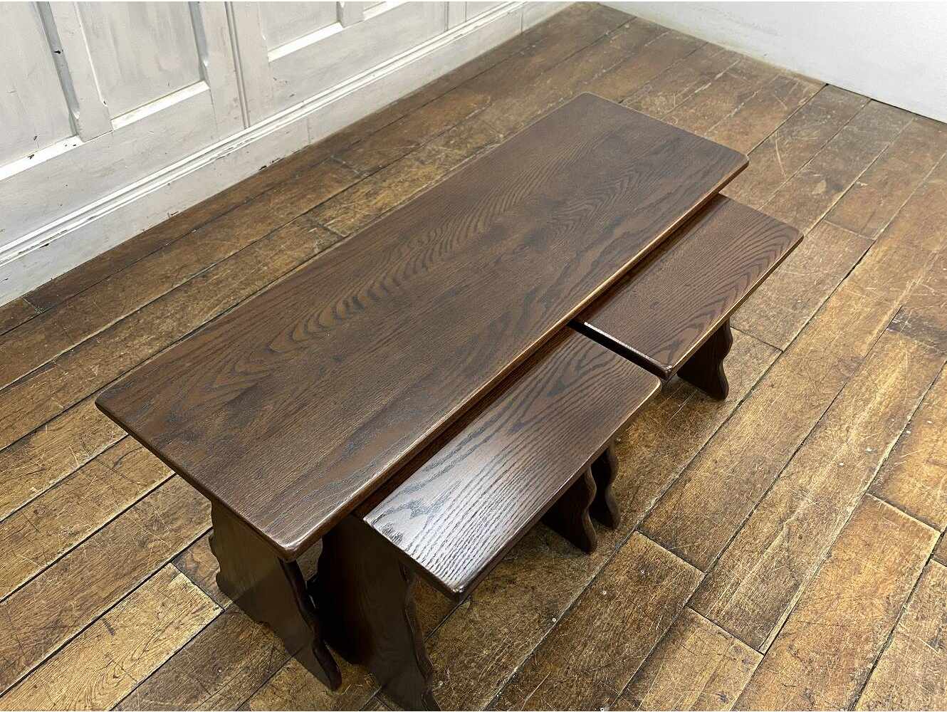 ネストテーブル