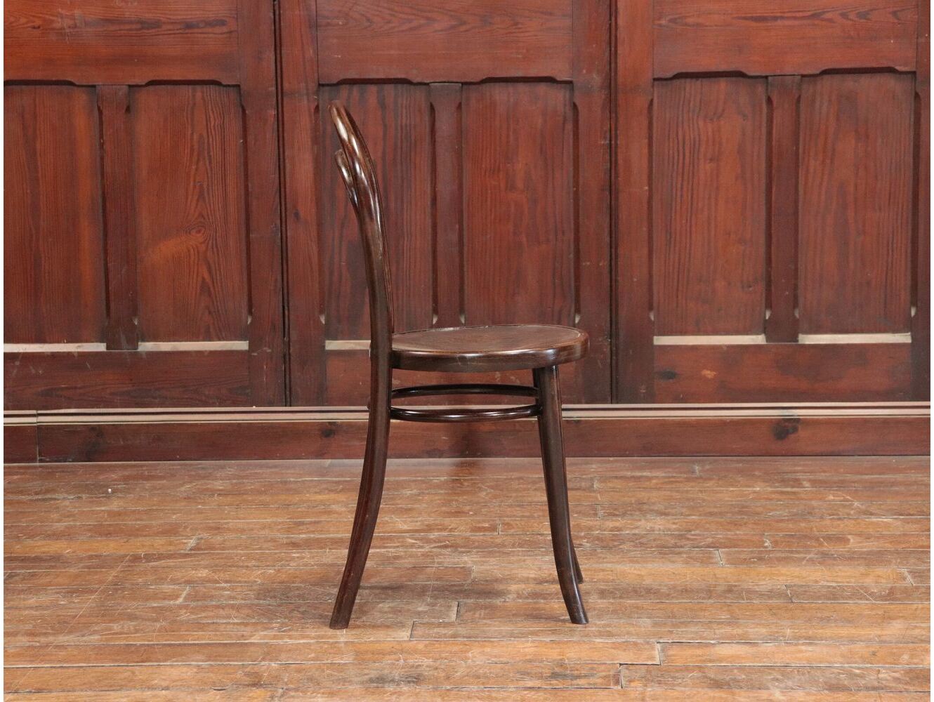 ベントウッドチェア THONET