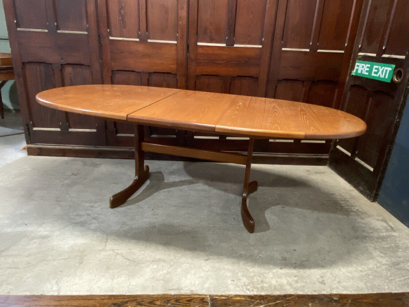 ダイニングテーブル