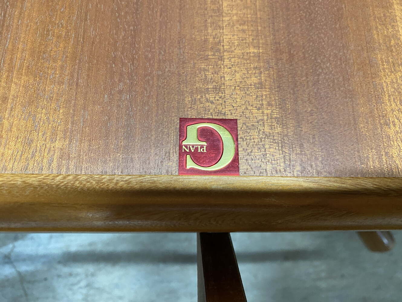 ダイニングテーブル