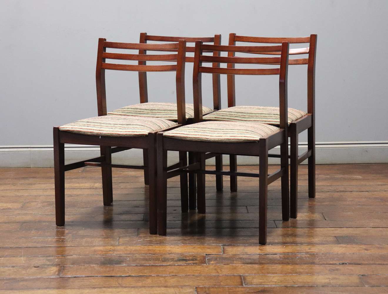 チェア4脚セット