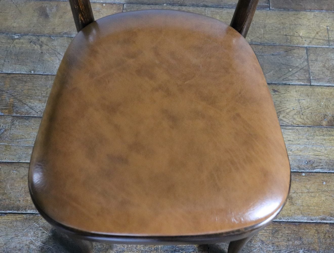 ベントウッドチェア THONET