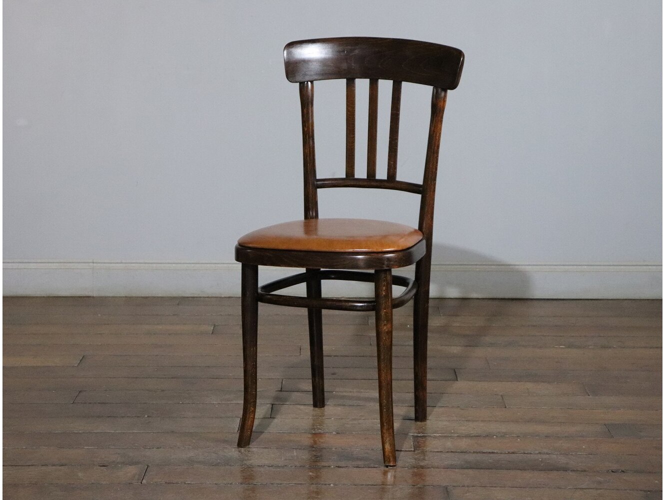 ベントウッドチェア THONET