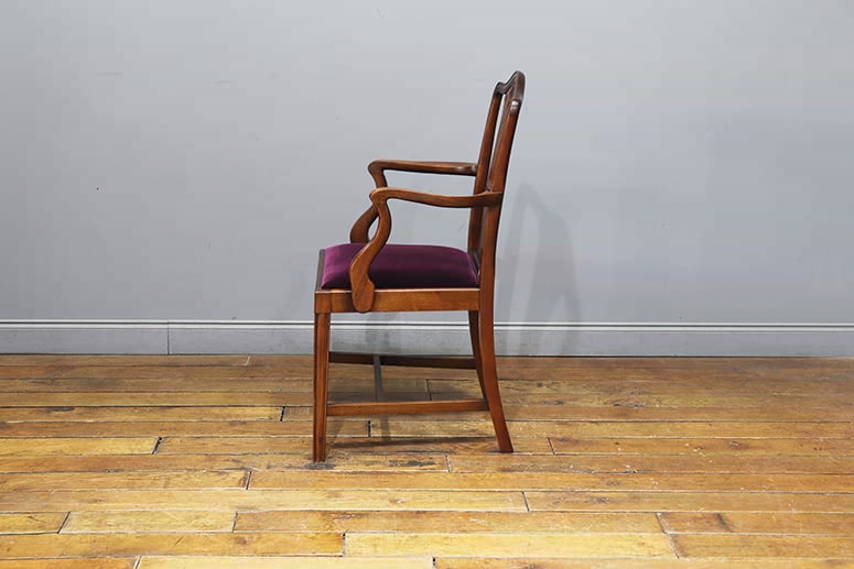 チッペンデールアームチェア