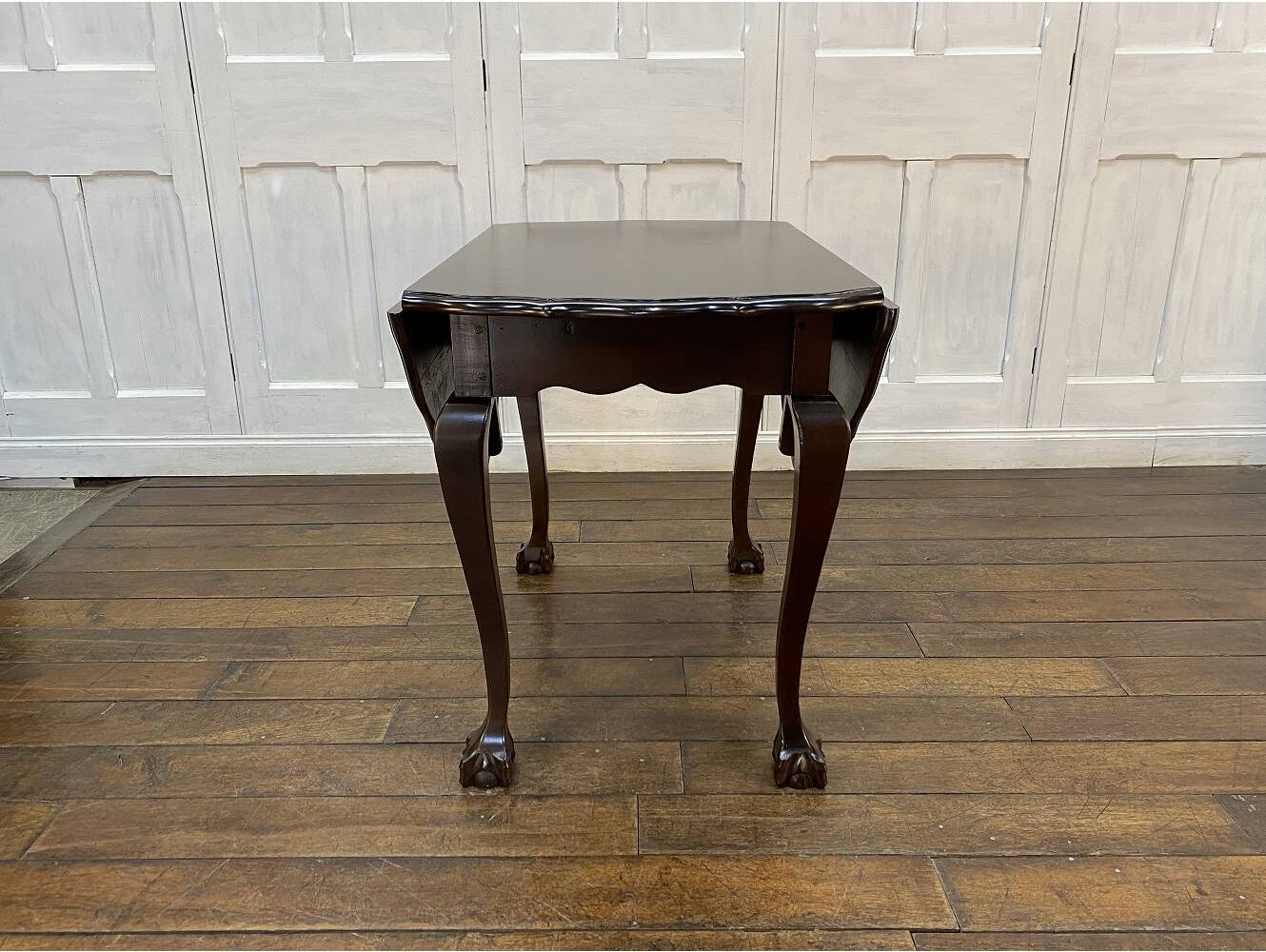 バタフライテーブル