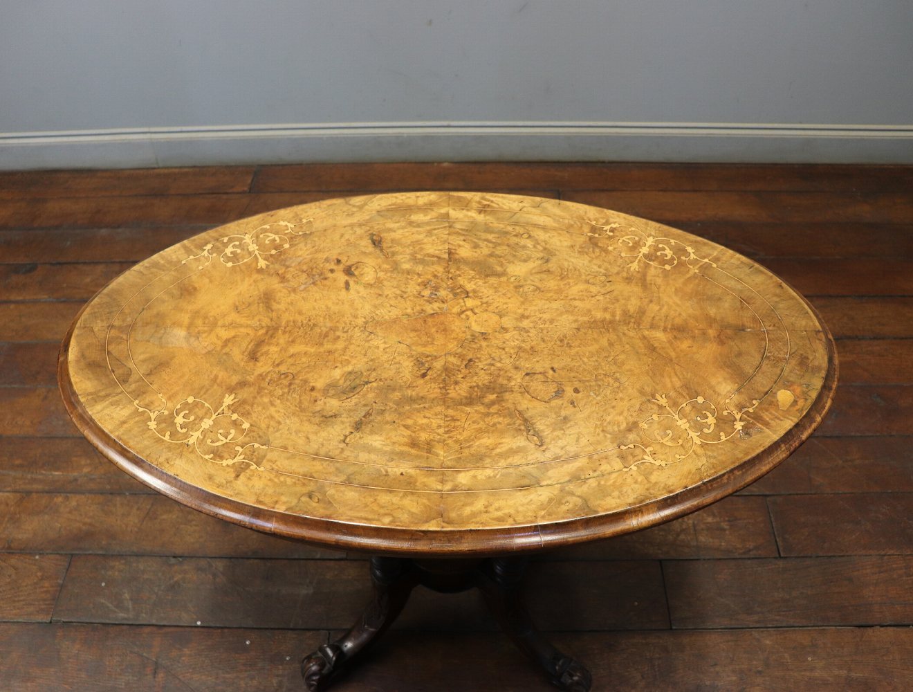 インレイドテーブル