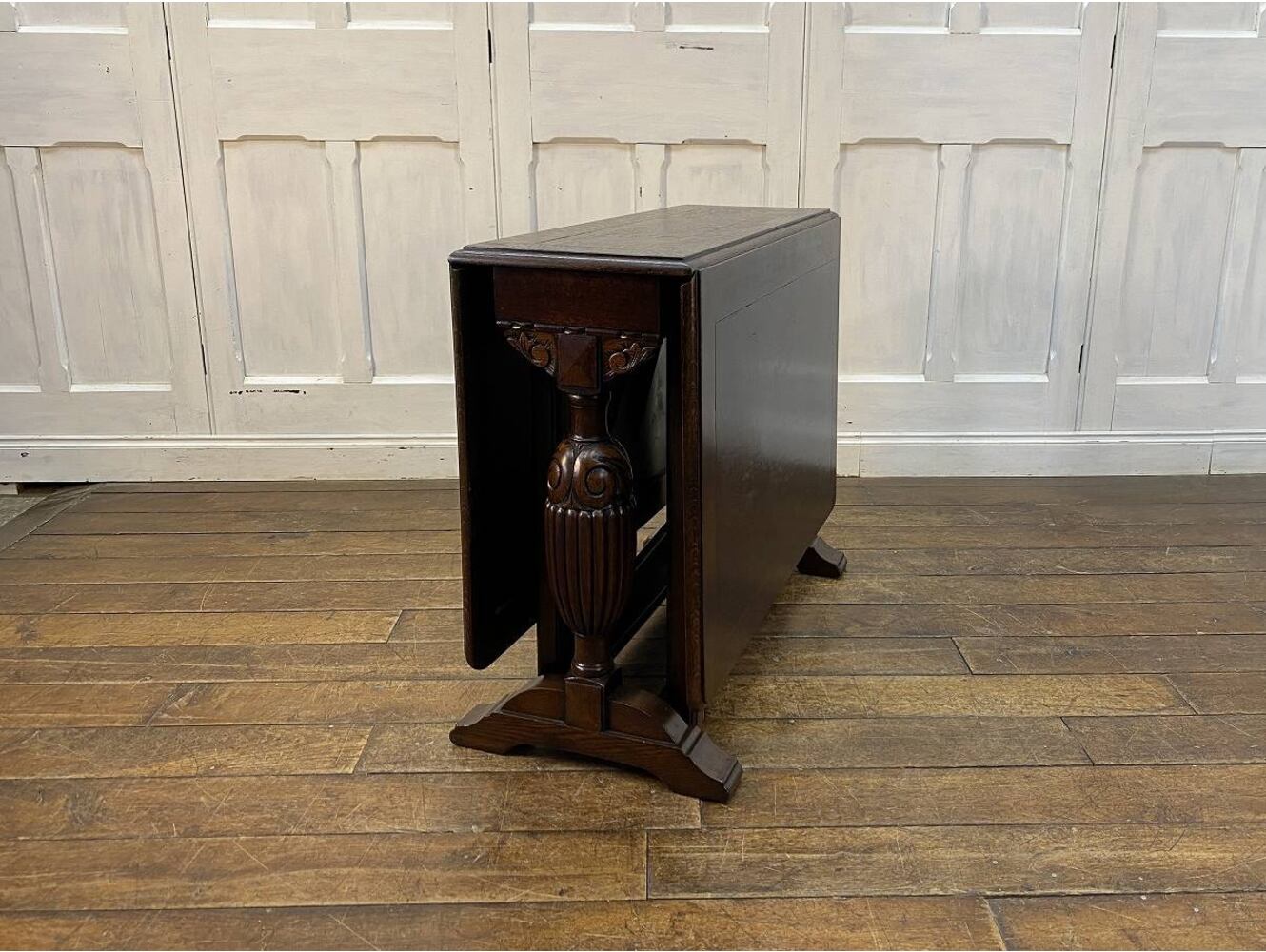 ゲートレッグテーブル