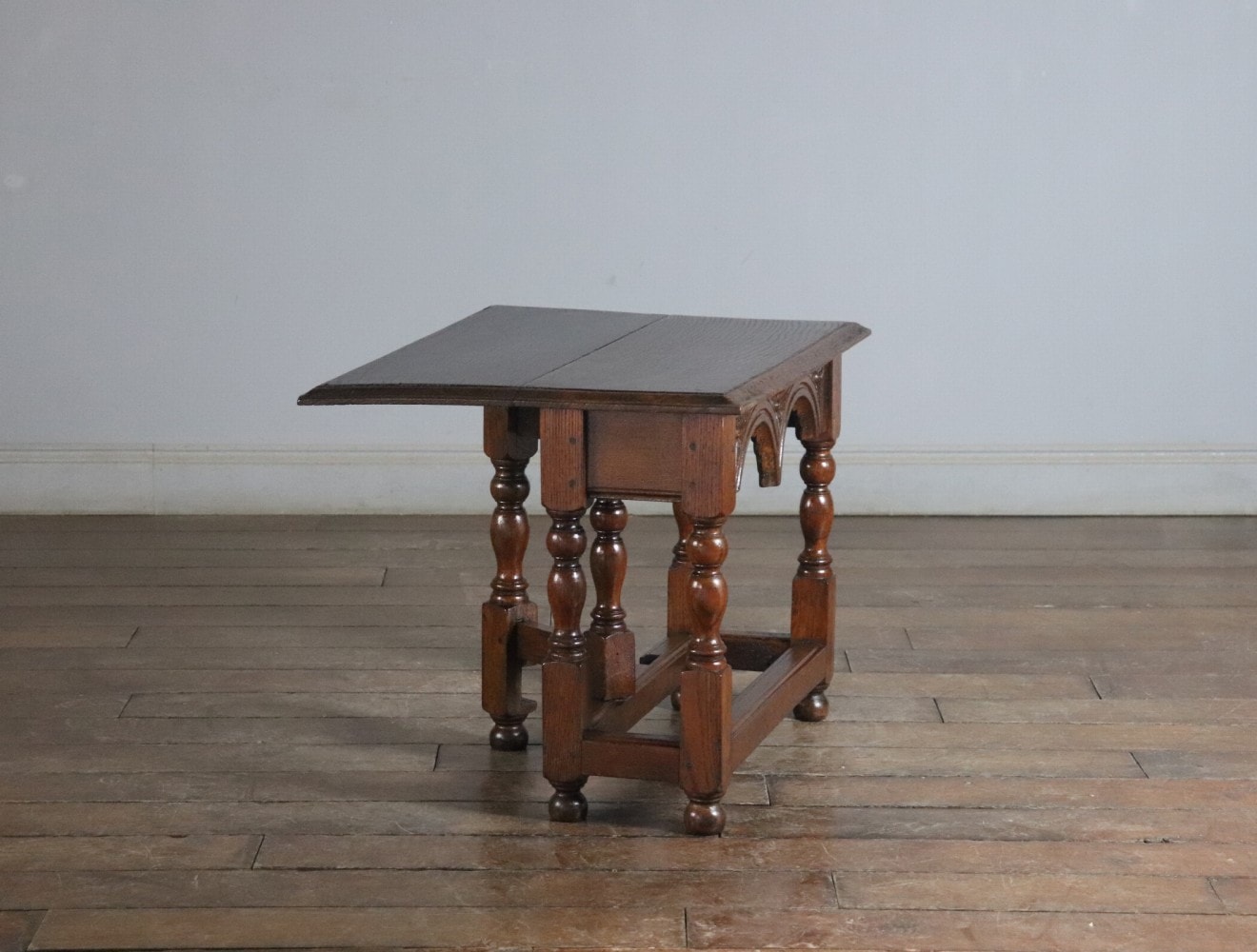 センターテーブル