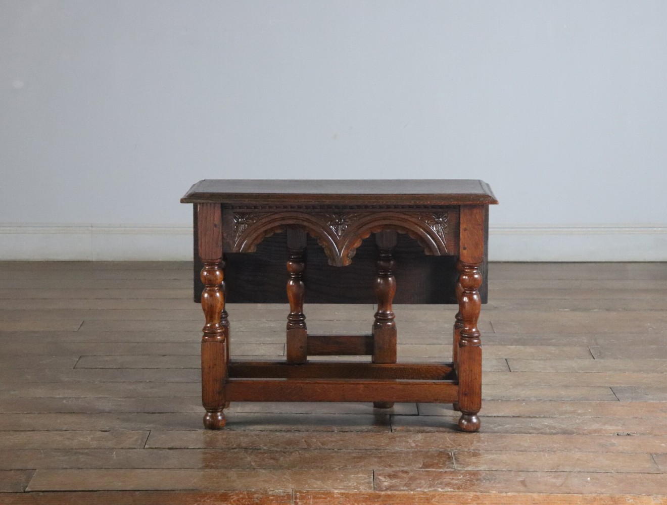 センターテーブル