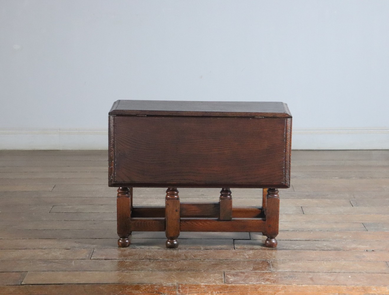 センターテーブル