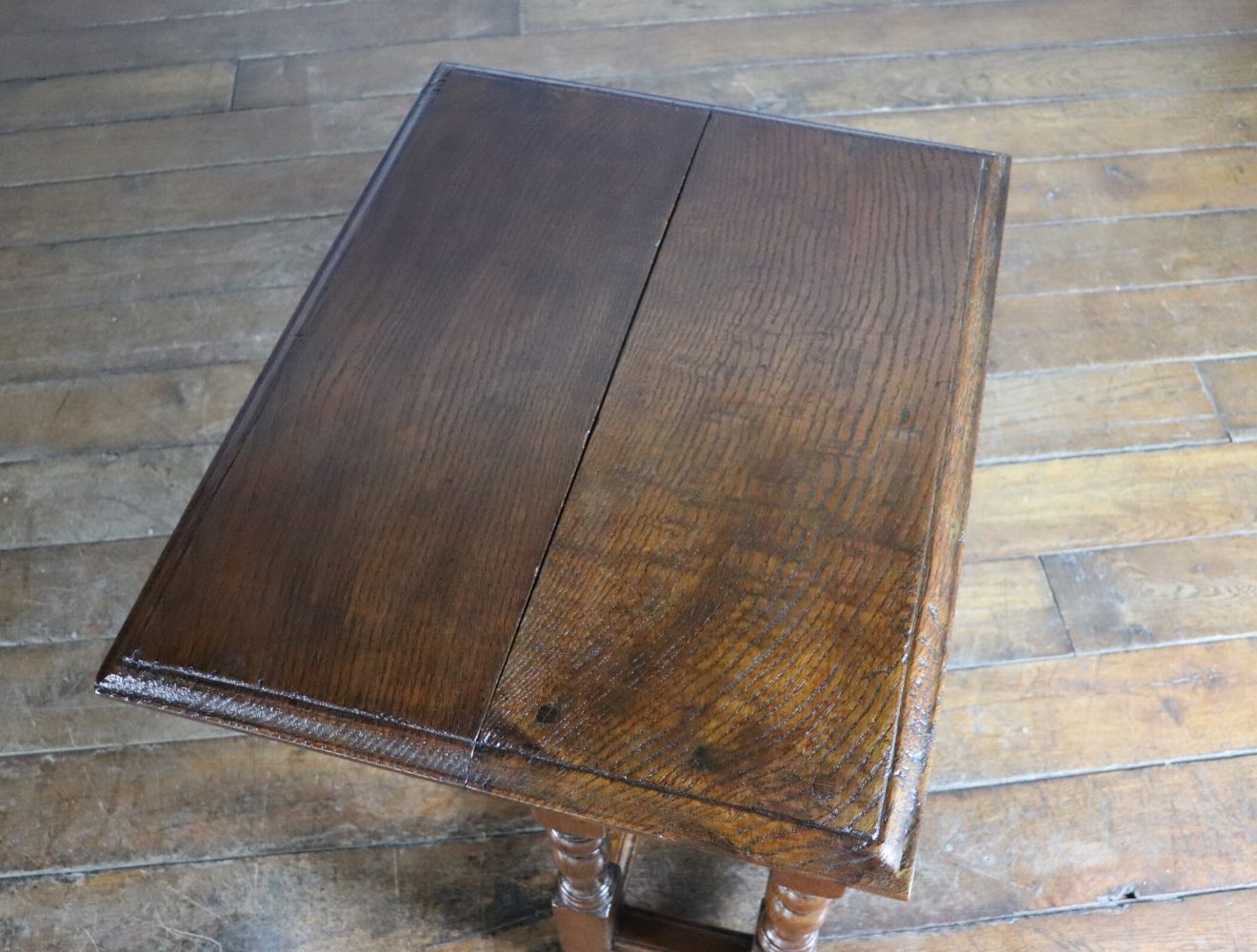 センターテーブル