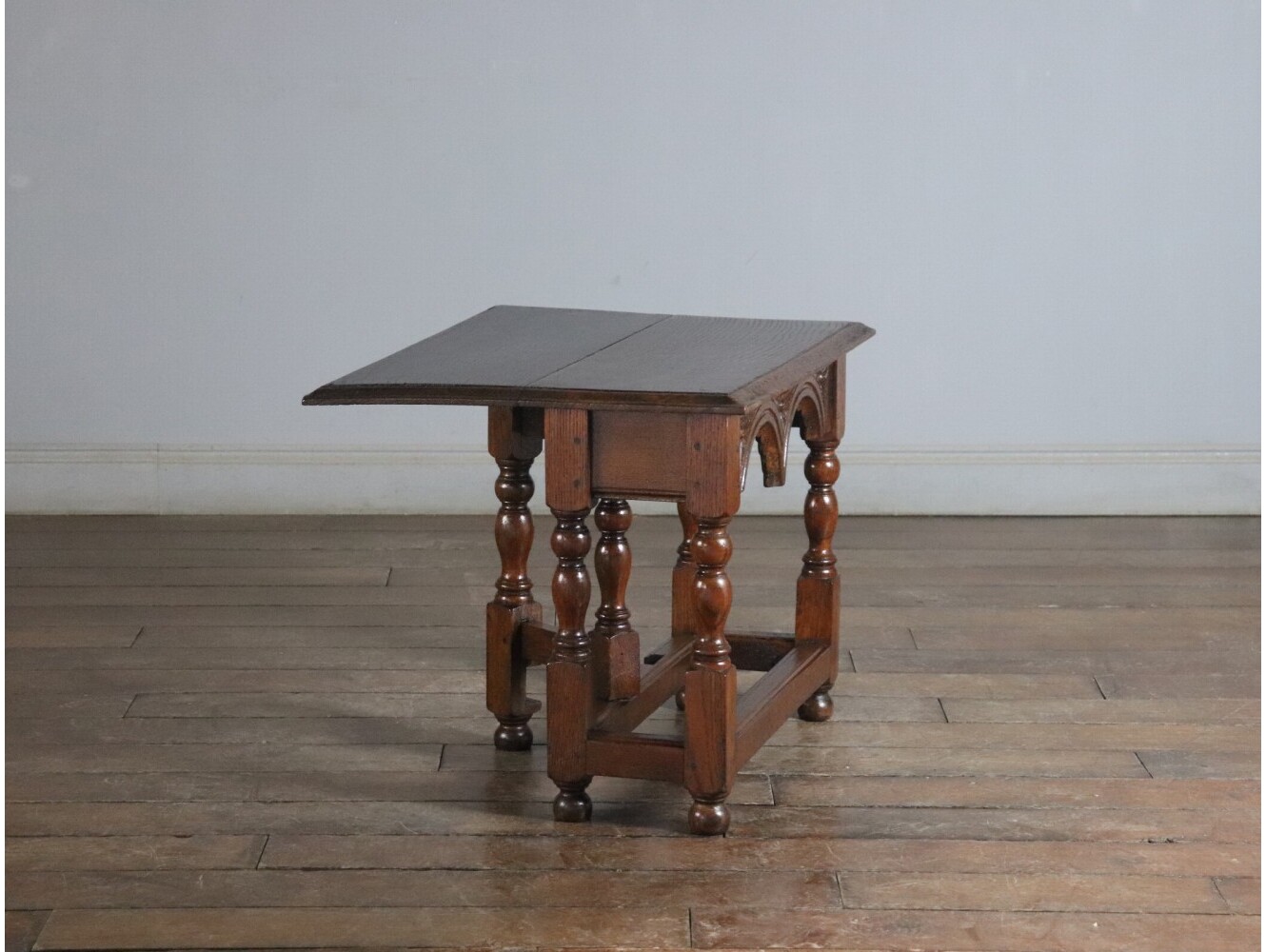 センターテーブル