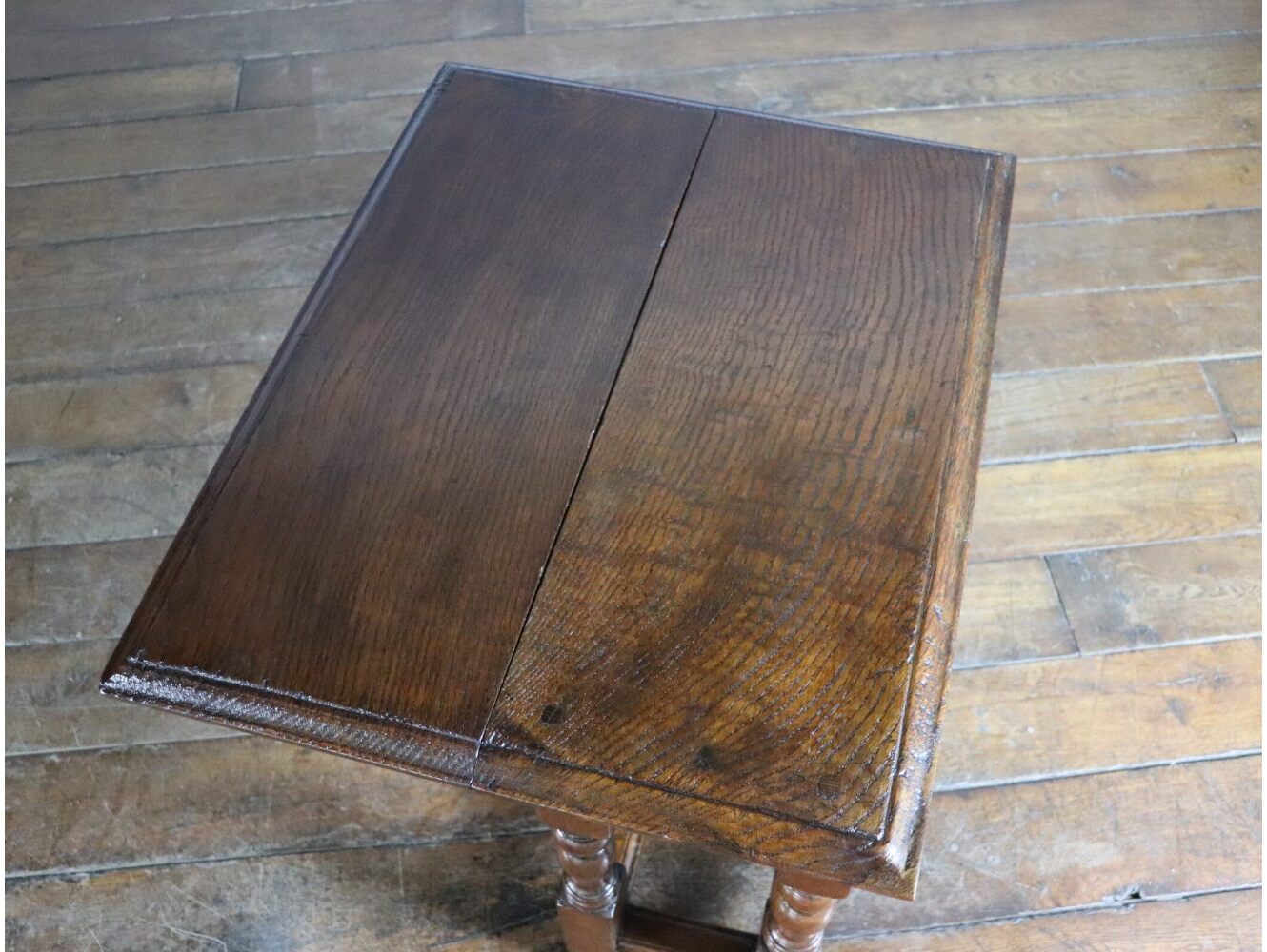 センターテーブル