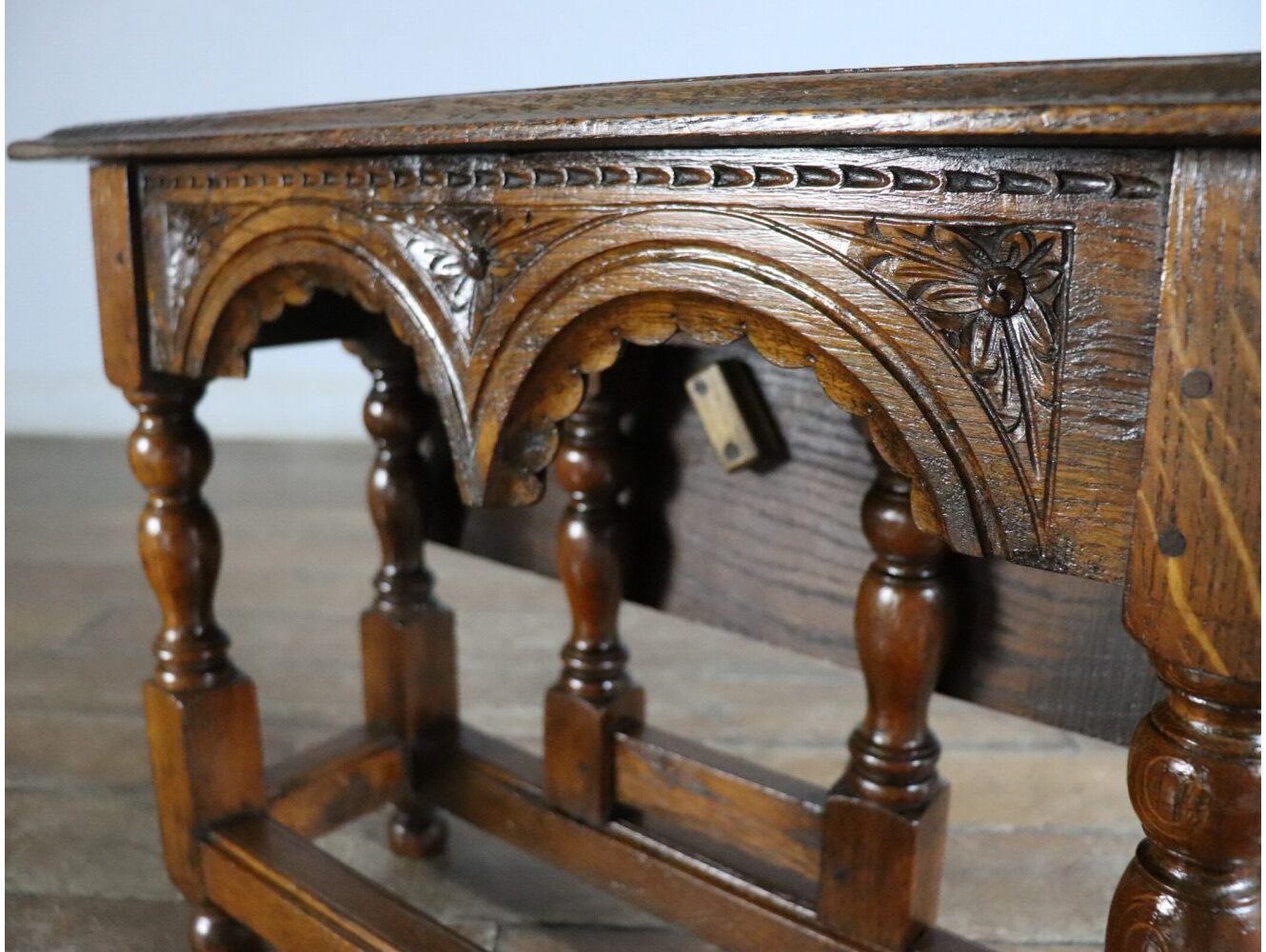 センターテーブル