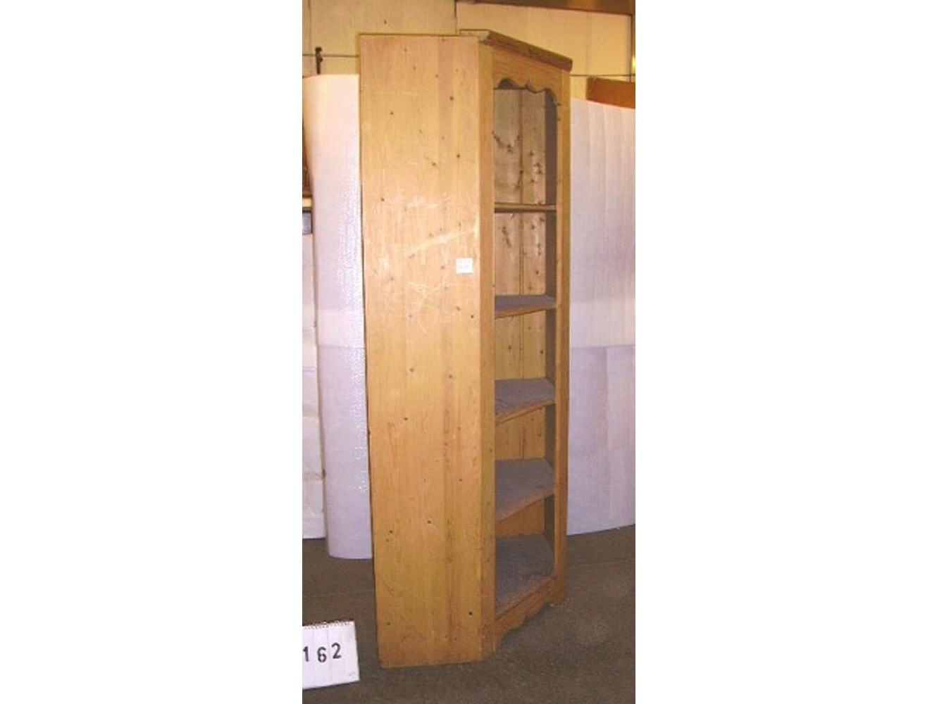 コーナーシェルフ