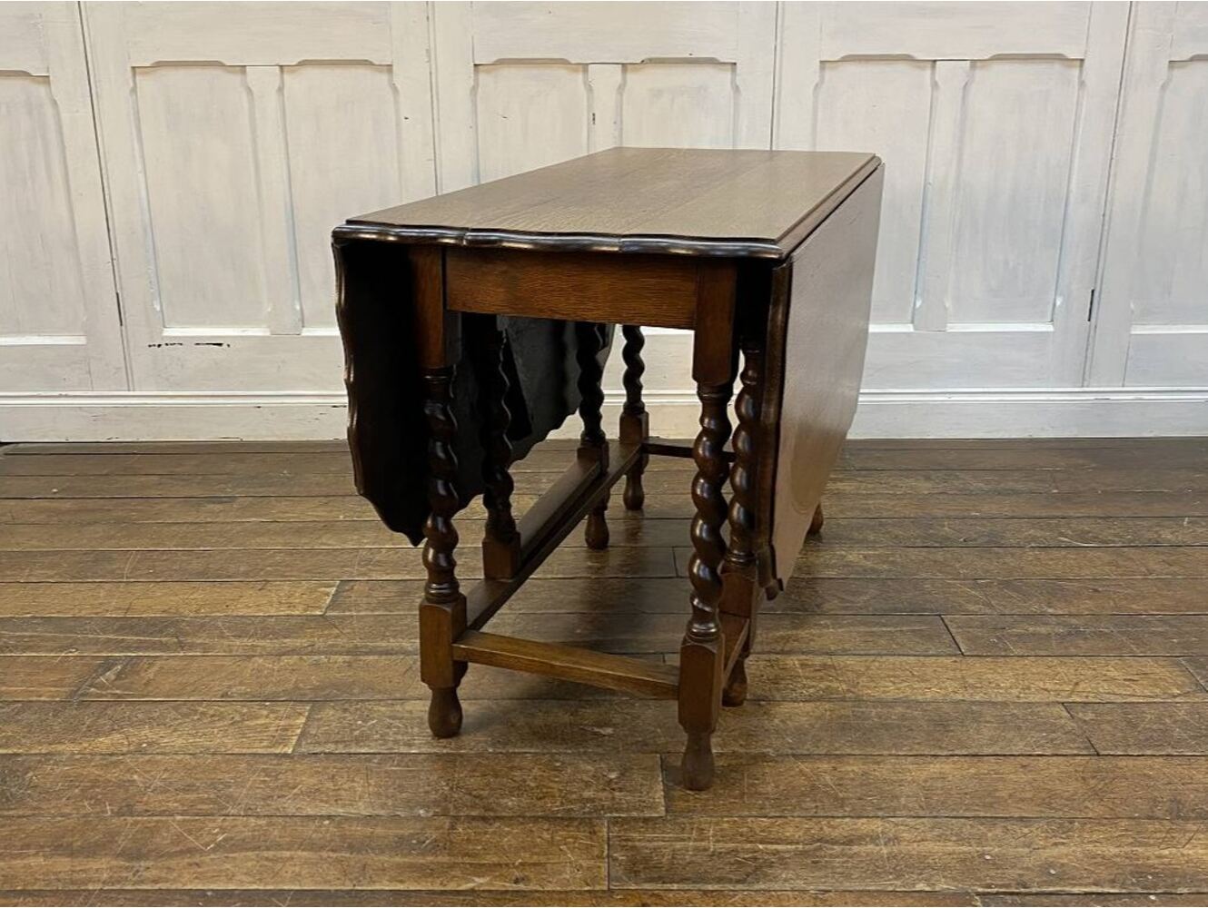 ゲートレッグテーブル