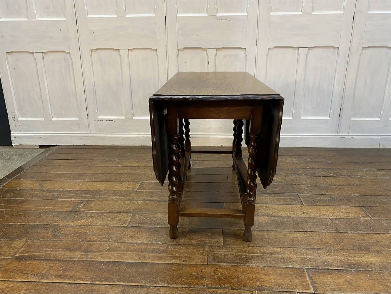 ゲートレッグテーブル