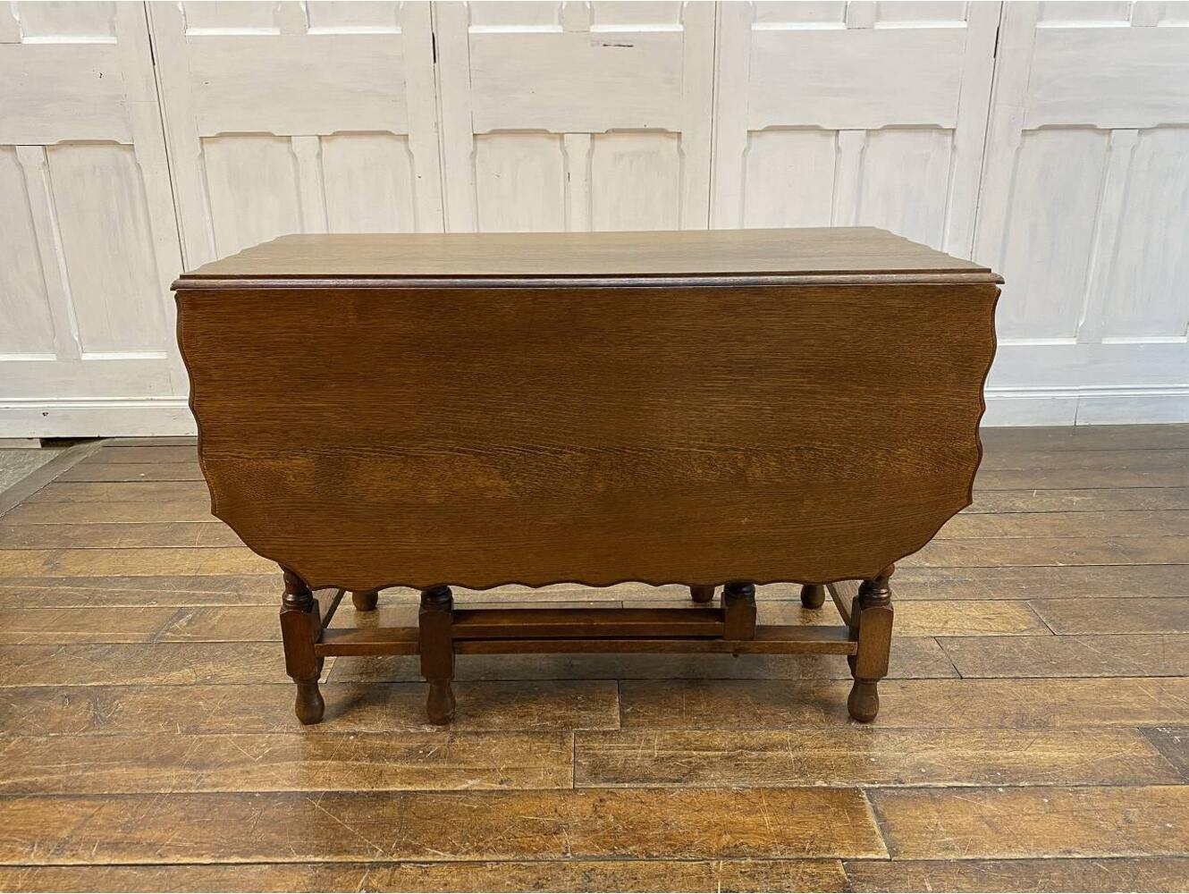 ゲートレッグテーブル