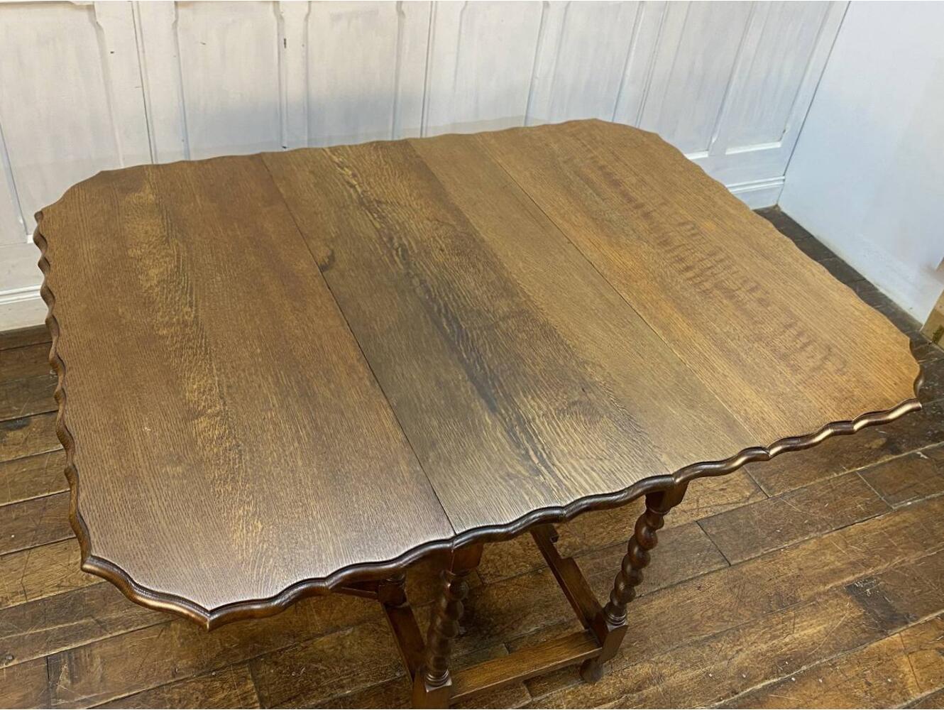 ゲートレッグテーブル