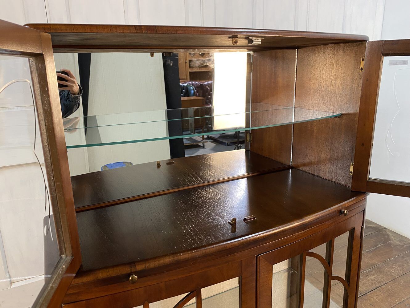 ディスプレイキャビネット