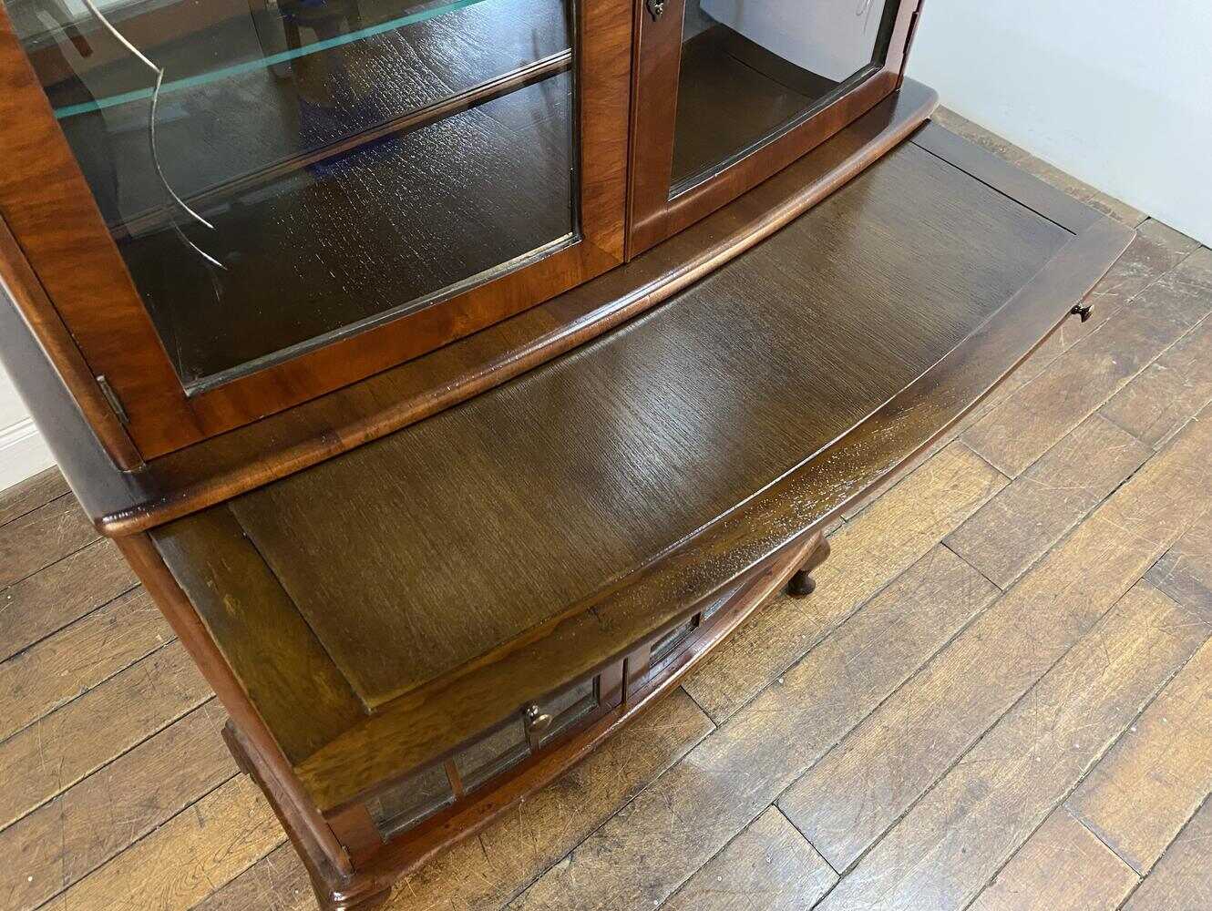 ディスプレイキャビネット