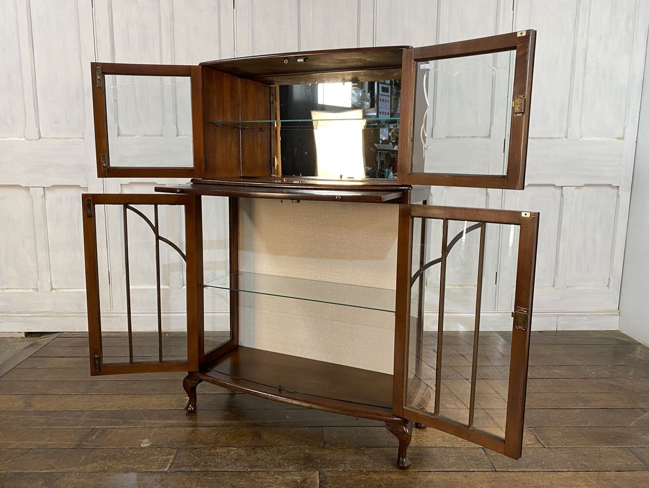 ディスプレイキャビネット