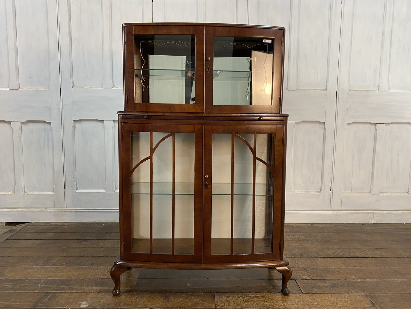 ディスプレイキャビネット