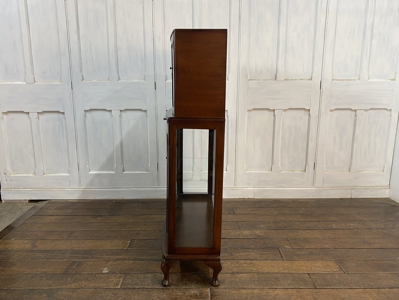 ディスプレイキャビネット