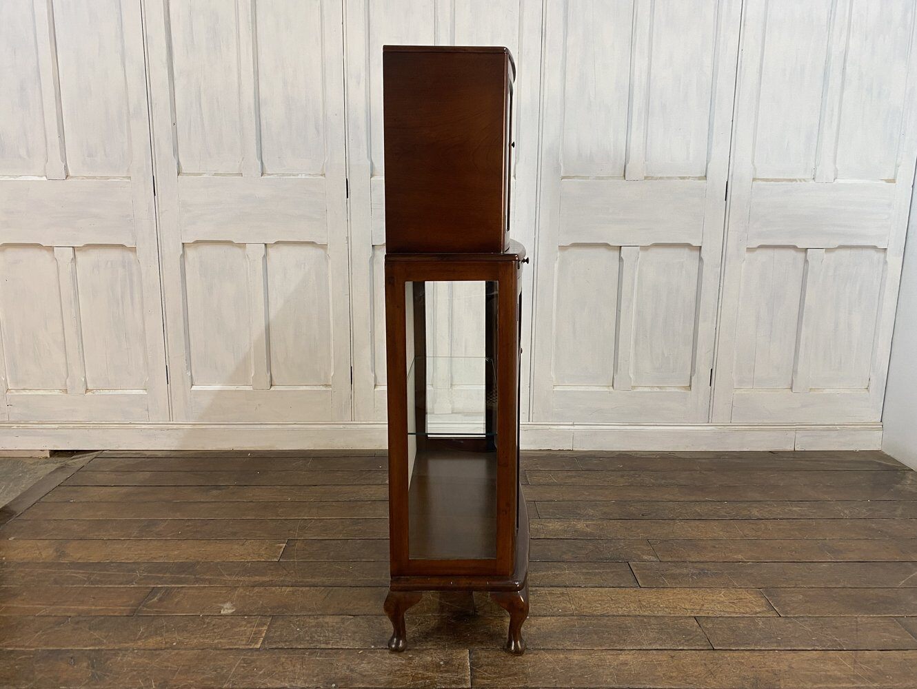 ディスプレイキャビネット