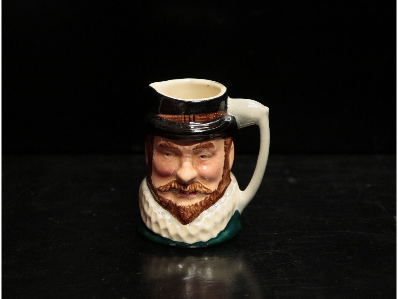 ミルクジャグ LANCASTER SANDLAND 'Sir Walter Raleigh'