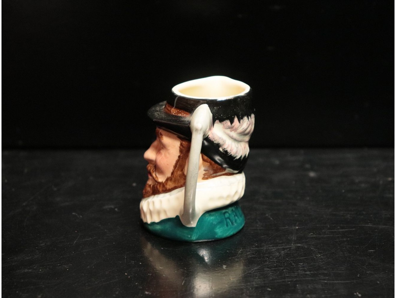 ミルクジャグ LANCASTER SANDLAND 'Sir Walter Raleigh'