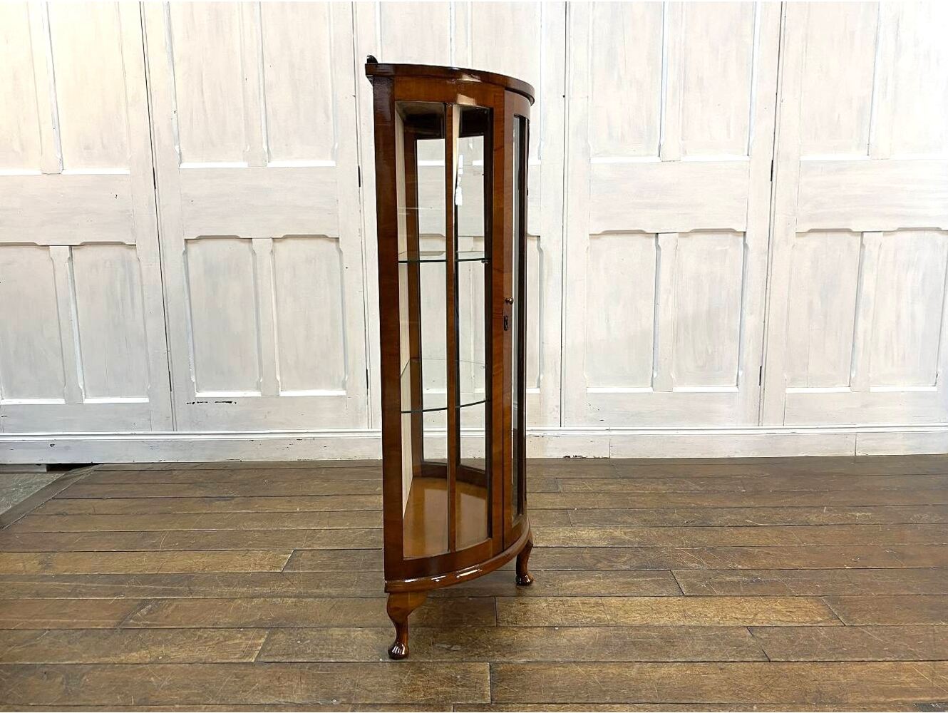 ディスプレイキャビネット