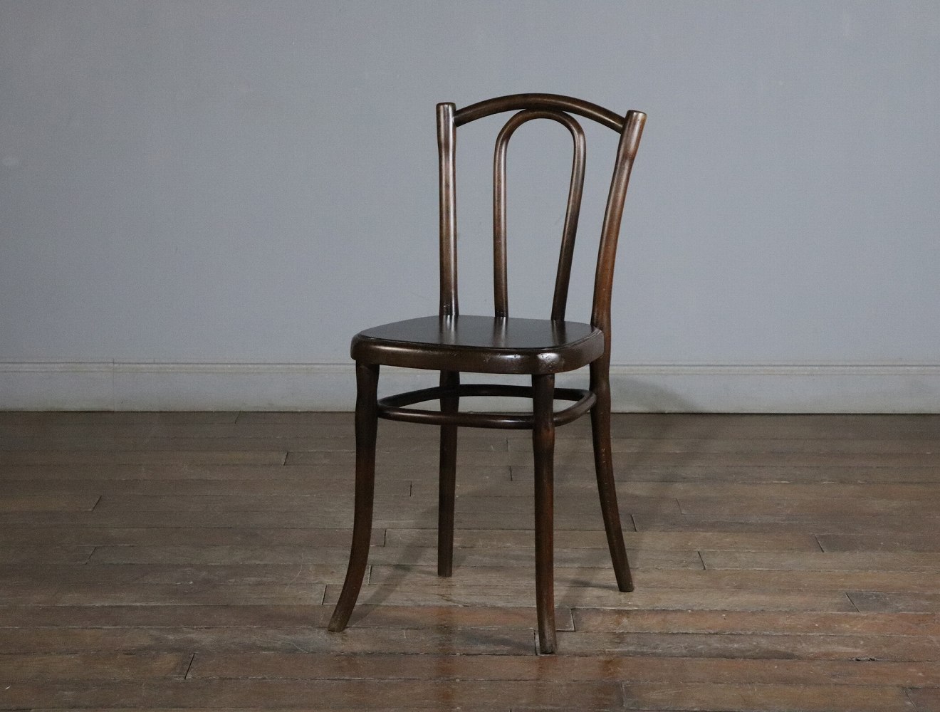 ベントウッドチェア THONET